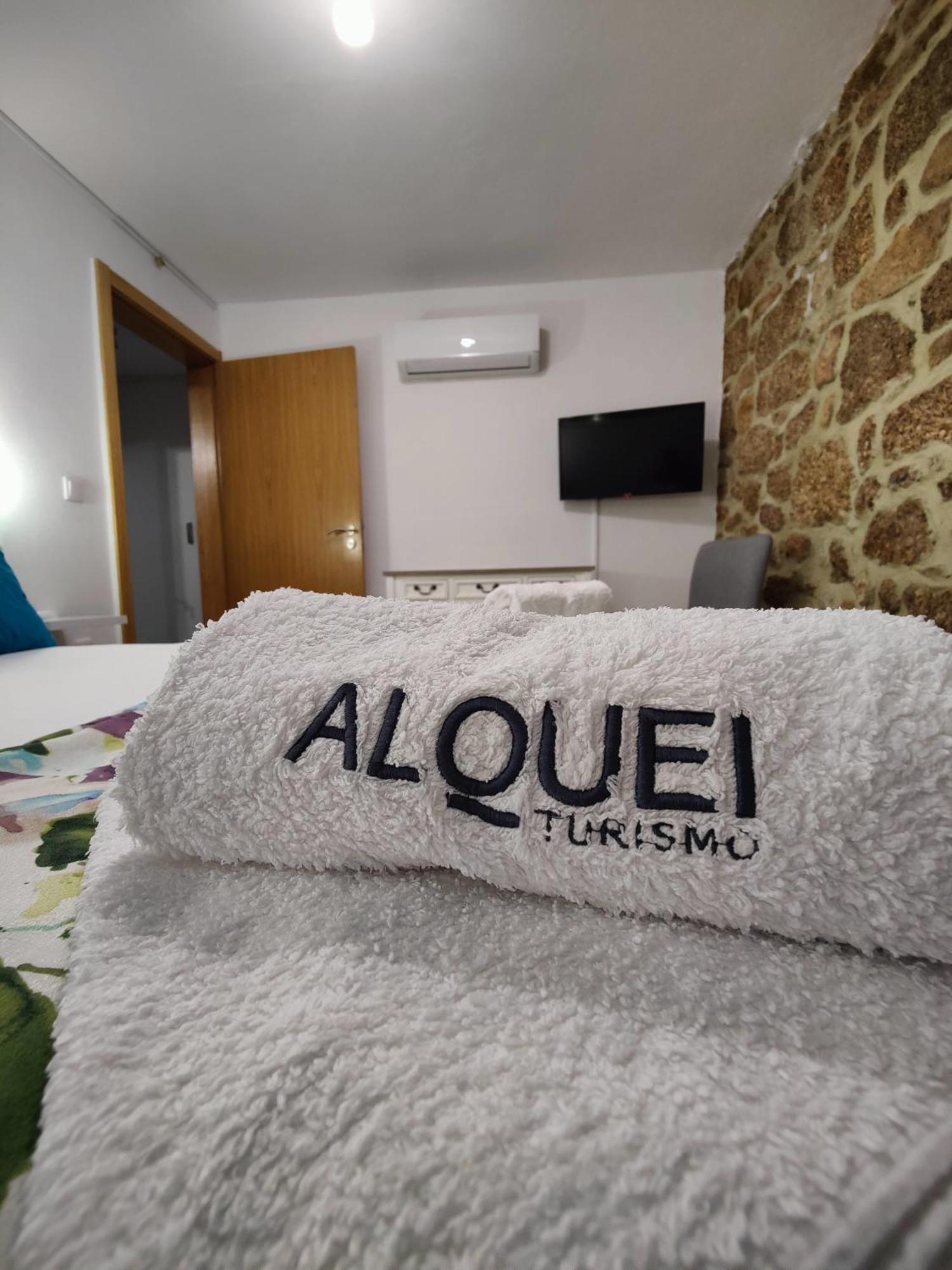 Alqueiturismo - Casas De Campo Guarda Room photo